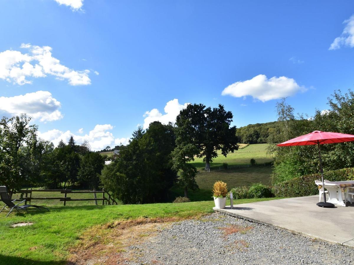 Cosy Chalet With Private Garden In Normandy Isigny-le-Buat Oda fotoğraf