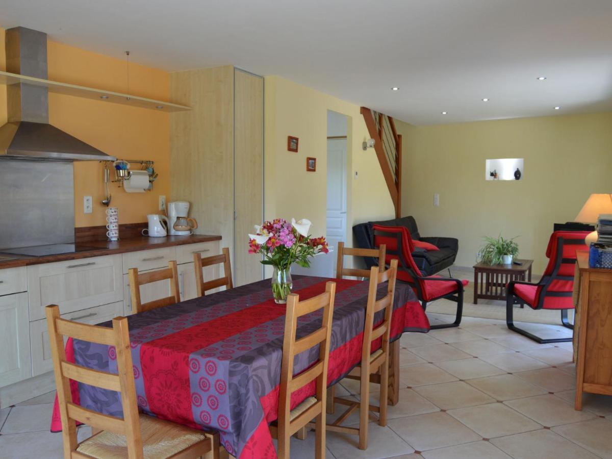 Cosy Chalet With Private Garden In Normandy Isigny-le-Buat Oda fotoğraf