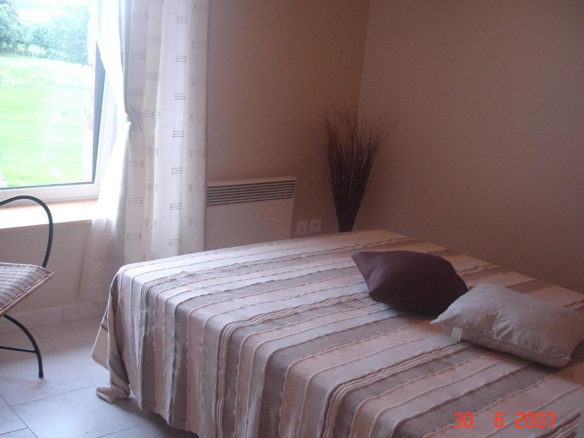 Cosy Chalet With Private Garden In Normandy Isigny-le-Buat Oda fotoğraf
