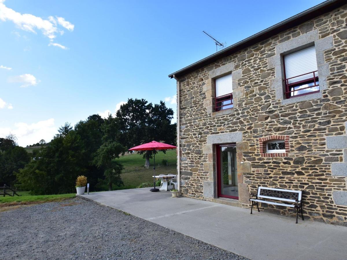 Cosy Chalet With Private Garden In Normandy Isigny-le-Buat Dış mekan fotoğraf