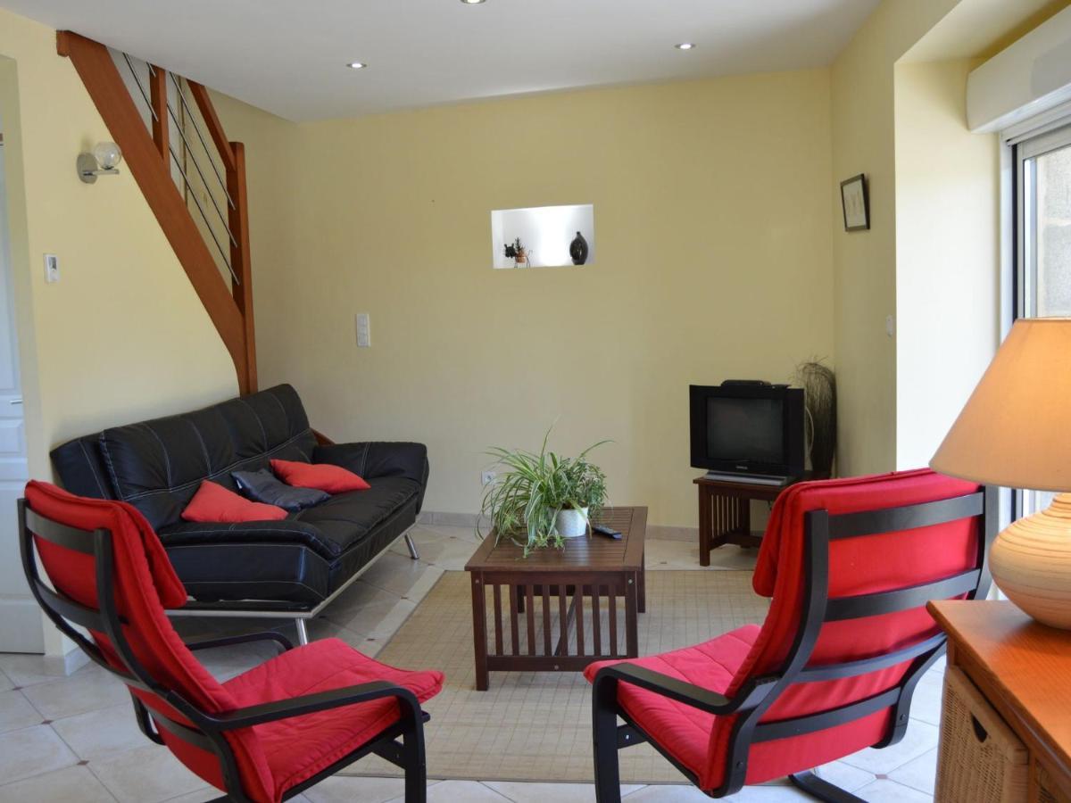 Cosy Chalet With Private Garden In Normandy Isigny-le-Buat Dış mekan fotoğraf