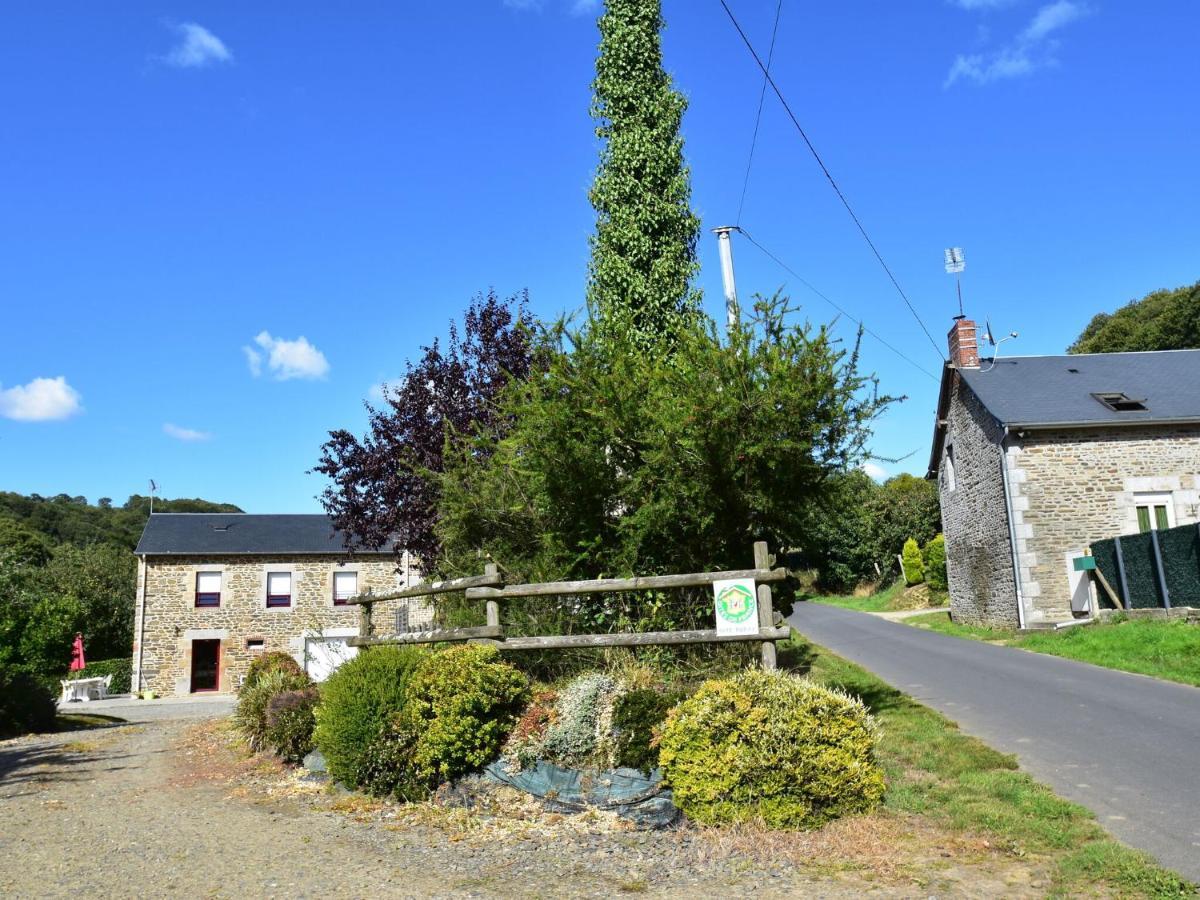 Cosy Chalet With Private Garden In Normandy Isigny-le-Buat Dış mekan fotoğraf