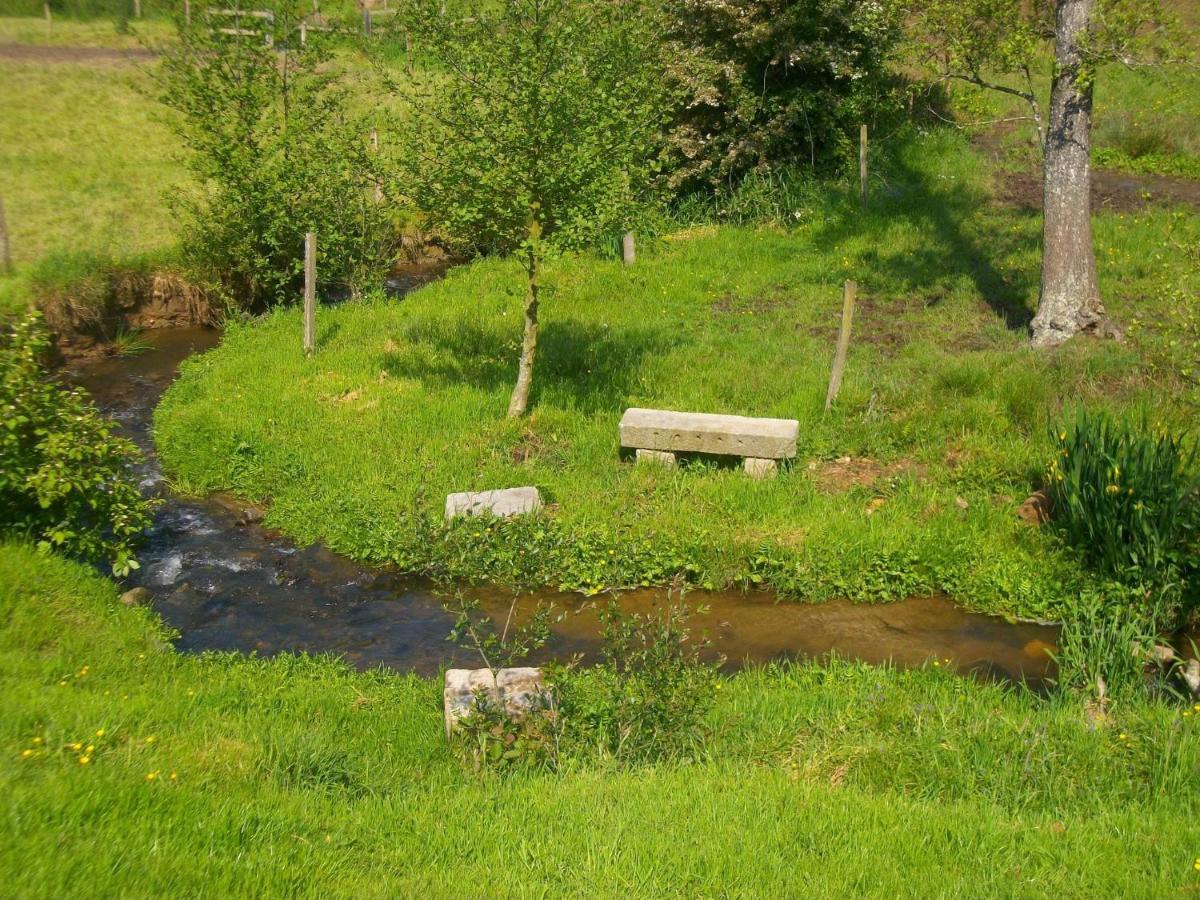 Cosy Chalet With Private Garden In Normandy Isigny-le-Buat Dış mekan fotoğraf